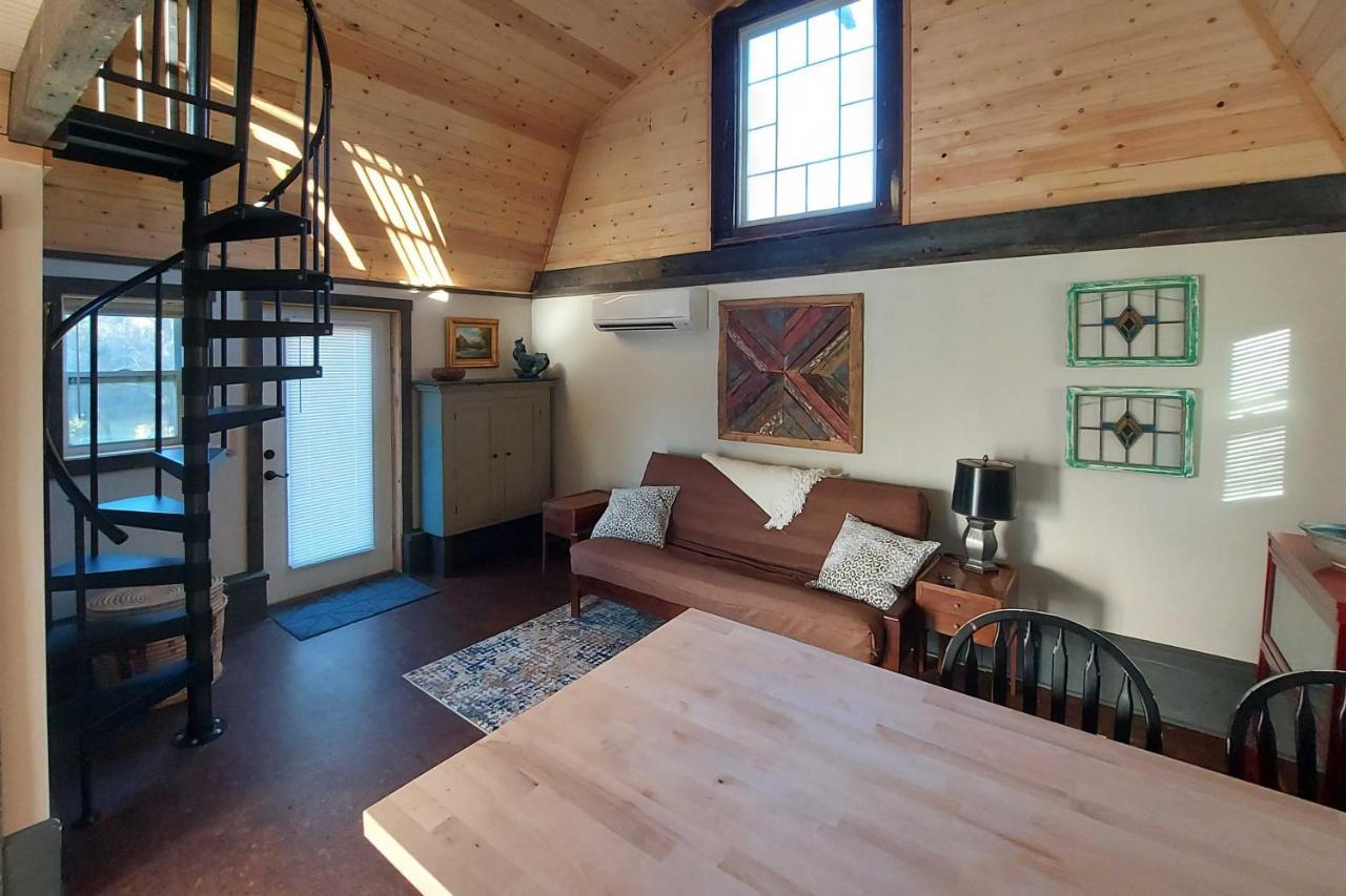 Rustic Hendersonville Farm Studio With Private Deck 外观 照片