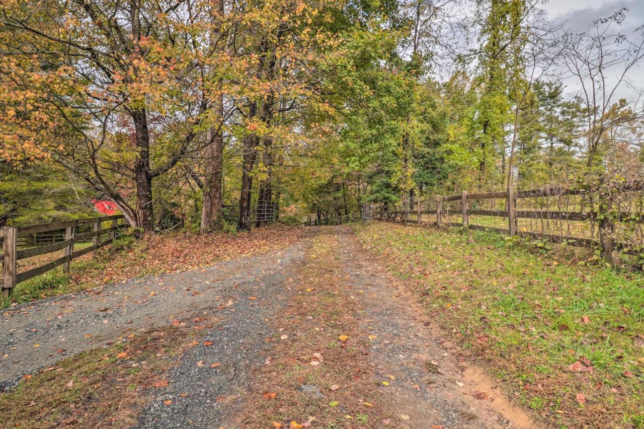 Rustic Hendersonville Farm Studio With Private Deck 外观 照片