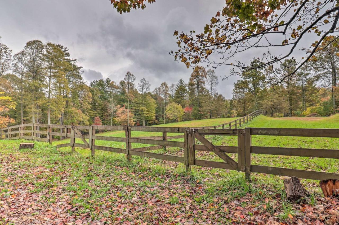Rustic Hendersonville Farm Studio With Private Deck 外观 照片