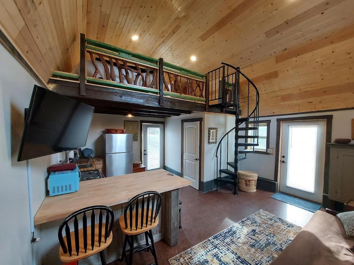 Rustic Hendersonville Farm Studio With Private Deck 外观 照片