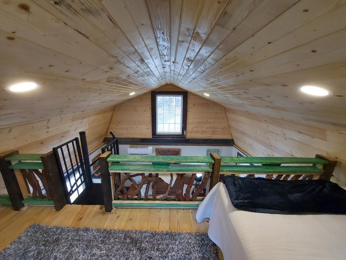 Rustic Hendersonville Farm Studio With Private Deck 外观 照片