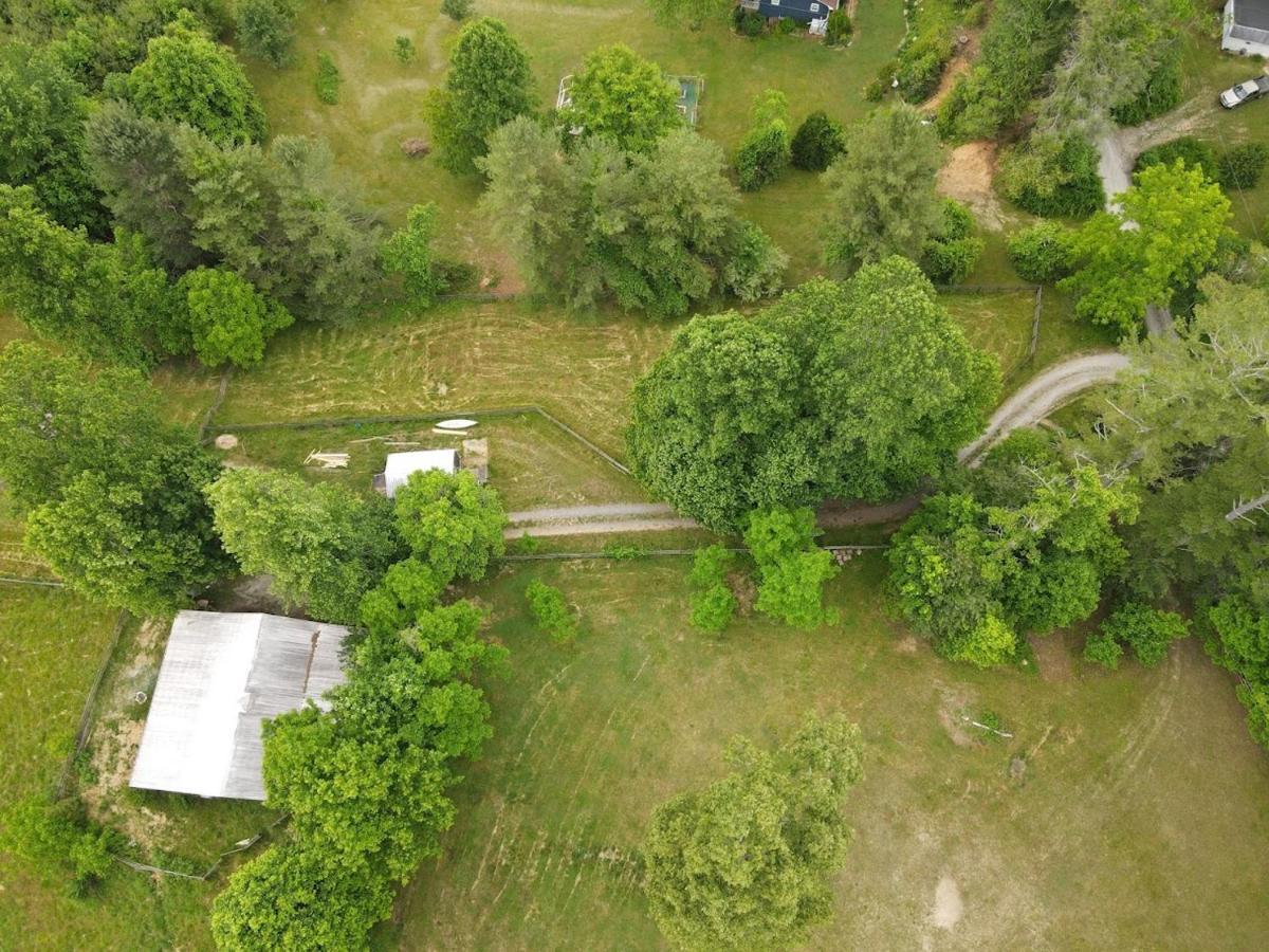 Rustic Hendersonville Farm Studio With Private Deck 外观 照片
